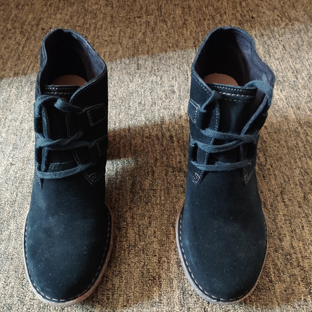 Clarks Carleta Lyon black suede ankle boots Size 11